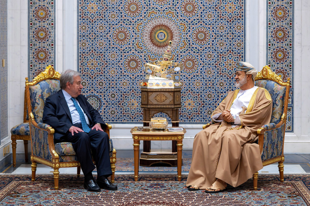 الأمين العام للأمم المتحدة أنطونيو غوتيريش يلتقي صاحب الجلالة السلطان هيثم بن طارق آل سعيد خلال زيارته إلى سلطنة عمان.